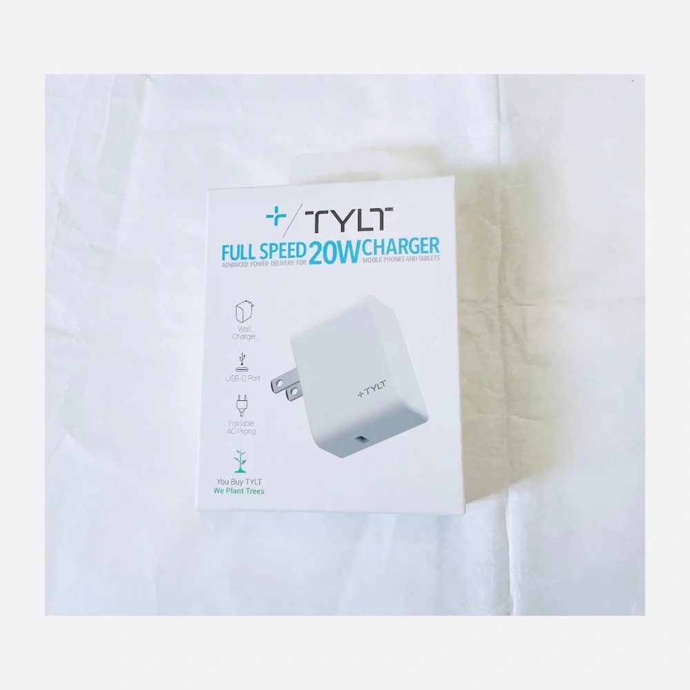 NEW TYLT Pull Speed 20W Wall Charger USB-C Port Foldable AC Prong - White